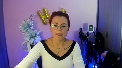 Snapshot of karol_milf__ chatting on December 18, 2024, 12:43 am kAROL MILF online show from December 18, 2024, 12:43 am