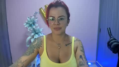 Snapshot of karol_milf__ chatting on December 31, 2024, 12:00 am kAROL MILF online show from December 31, 2024, 12:00 am