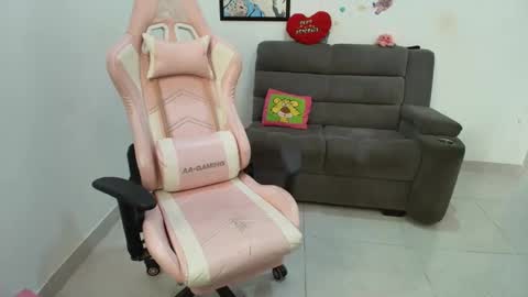    online show from March 6, 2025, 12:41 pm