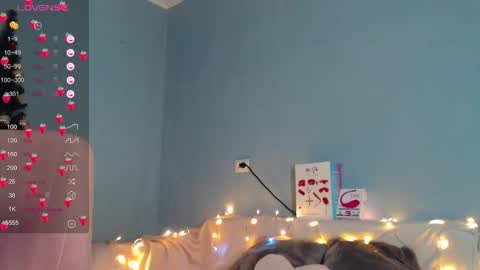 Kira online show from December 19, 2025, 2:18 am