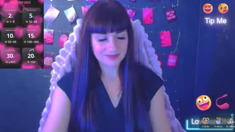 Caroline online show from October 25, 2025, 6:32 am