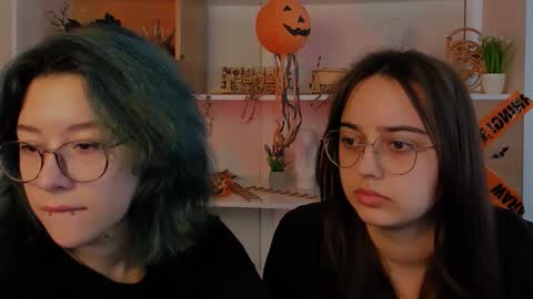 Snapshot of karolina_vendi chatting on November 1, 2025, 9:22 am karolina_vendi online show from November 1, 2025, 9:22 am