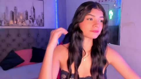 Snapshot of karolina_vince chatting on May 31, 2026, 4:31 am Karo online show from May 31, 2026, 4:31 am