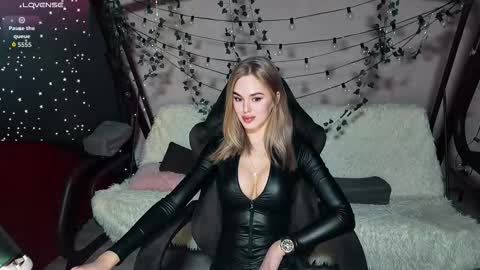 KarolinaHayes online show from March 15, 2026, 4:57 pm