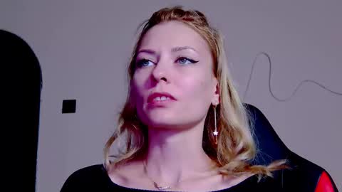 karoline121 online show from November 9, 2025, 9:13 pm