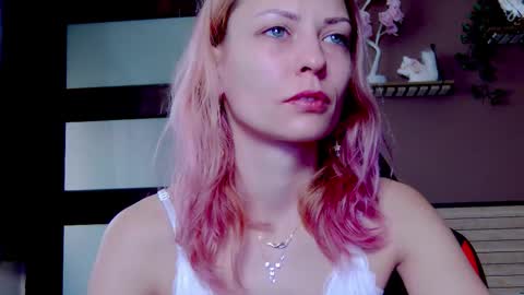 karoline121 online show from December 4, 2025, 7:06 am