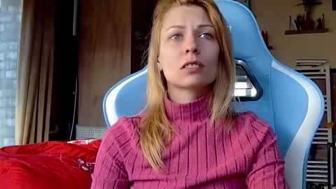 Snapshot of karoline121 chatting on March 6, 2026, 2:13 pm karoline121 online show from March 6, 2026, 2:13 pm