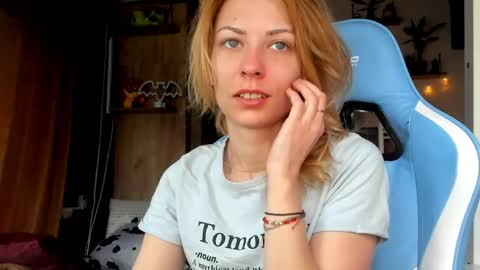 Snapshot of karoline121 chatting on March 15, 2026, 4:51 am karoline121 online show from March 15, 2026, 4:51 am