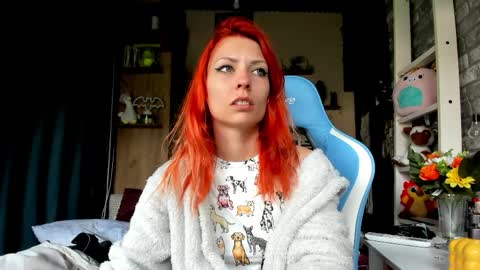 Snapshot of karoline121 chatting on April 7, 2026, 9:43 am karoline121 online show from April 7, 2026, 9:43 am