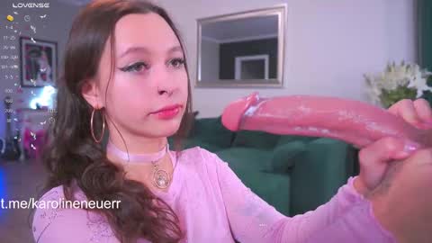 Snapshot of karolineneuer chatting on September 29, 2025, 1:11 am karolineneuer online show from September 29, 2025, 1:11 am