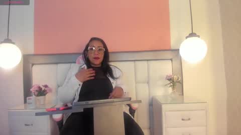karolwest_ online show from November 10, 2025, 12:26 pm