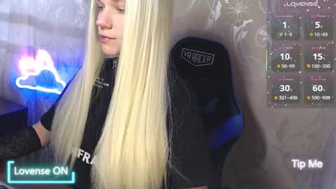 Snapshot of karolynafox chatting on March 14, 2026, 9:04 am Caroline Fox online show from March 14, 2026, 9:04 am