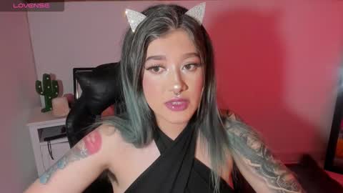 Alicia online show from November 3, 2025, 9:48 pm