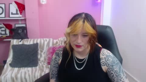 Snapshot of kat_padilla chatting on December 5, 2025, 12:36 pm Kat online show from December 5, 2025, 12:36 pm