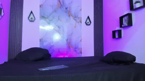 INDEPENDENT MODEL online show from March 16, 2026, 10:08 am