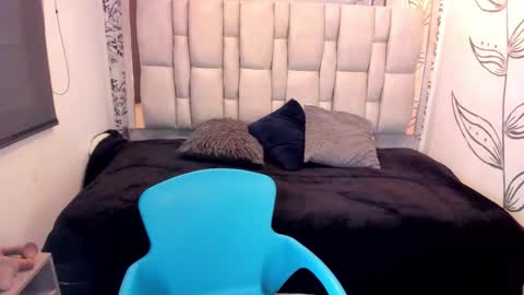 K A T A  H O O T online show from November 14, 2025, 8:18 pm