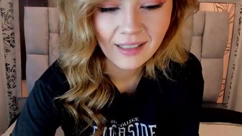 Snapshot of katahoot_ chatting on January 14, 2026, 8:14 pm K A T A H O O T online show from January 14, 2026, 8:14 pm