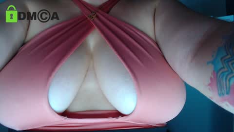 Snapshot of katalella_hot chatting on January 10, 2025, 10:57 pm KATA online show from January 10, 2025, 10:57 pm