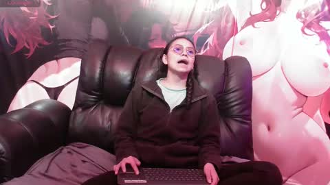 Katalina online show from October 19, 2025, 3:56 pm