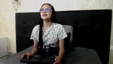 Katalina online show from November 27, 2025, 12:51 pm