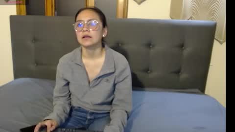 Katalina online show from December 15, 2025, 5:28 pm