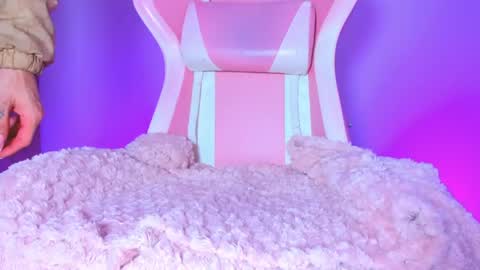 katalinaferreirax online show from May 19, 2026, 1:22 am