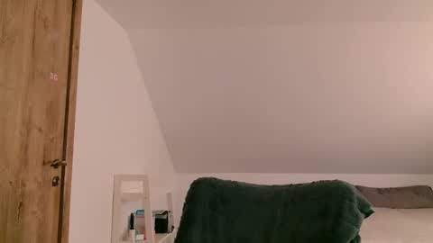 Snapshot of katalleya28 chatting on April 14, 2026, 10:10 am Katalleya online show from April 14, 2026, 10:10 am