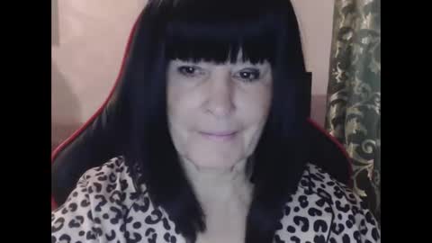 Snapshot of katarinaohdream chatting on November 18, 2025, 11:25 am KatarinaOhDream online show from November 18, 2025, 11:25 am