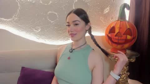 Kate online show from October 31, 2025, 10:00 pm