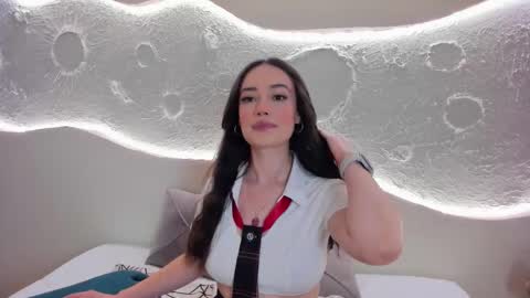 Kate online show from November 24, 2025, 9:03 pm