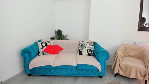 Kate online show from November 17, 2025, 6:46 pm