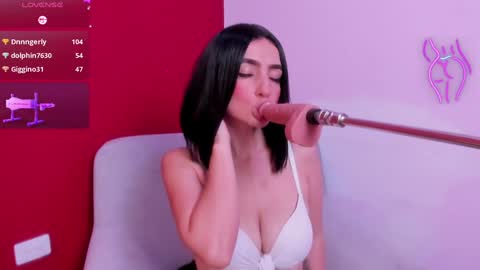 Kate  online show from February 7, 2025, 3:08 pm