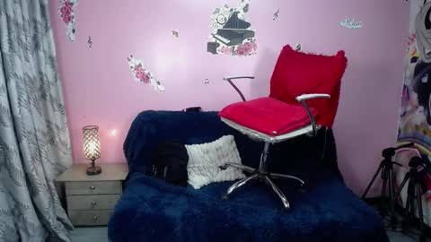 Snapshot of kate_lawrence_ chatting on December 12, 2024, 10:45 am kate_lawrence_ online show from December 12, 2024, 10:45 am