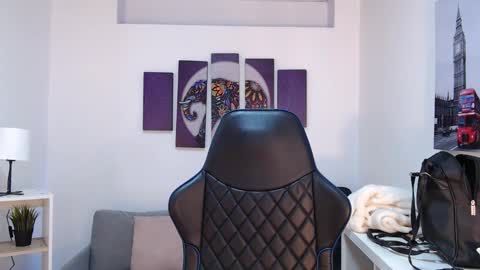 Kate  online show from November 6, 2025, 10:38 am