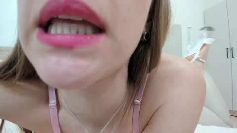 kate_redgar online show from May 19, 2026, 8:04 pm