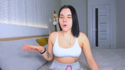 Snapshot of kate_ree_ chatting on January 24, 2025, 6:14 am KATE online show from January 24, 2025, 6:14 am