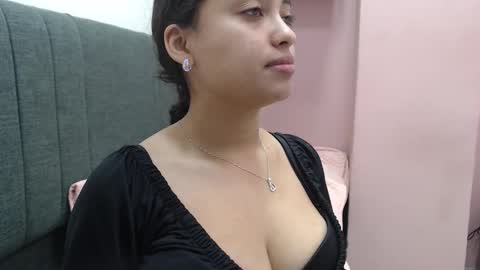 Kari online show from October 24, 2025, 2:02 pm