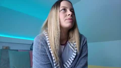 KateAllyaa online show from December 21, 2025, 5:03 am