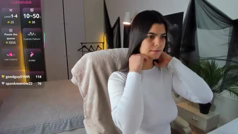 Kate online show from December 16, 2025, 9:42 pm