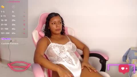 Snapshot of katediaz_ chatting on November 15, 2025, 7:54 pm Kate Diaz online show from November 15, 2025, 7:54 pm