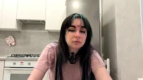 Milana online show from January 7, 2026, 7:33 am