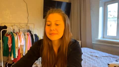Snapshot of katelynnsanghez chatting on June 4, 2026, 12:44 pm Eshly online show from June 4, 2026, 12:44 pm