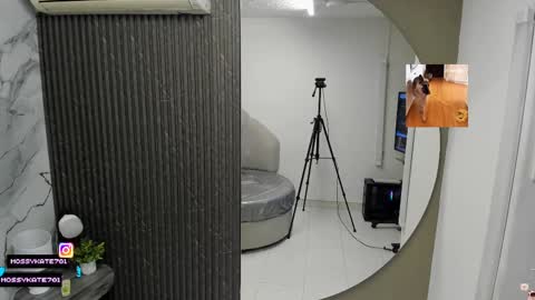 Im Katherine but call me Kate  online show from September 24, 2025, 11:57 am