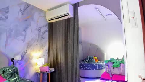 Im Katherine but call me Kate  online show from October 5, 2025, 12:47 pm