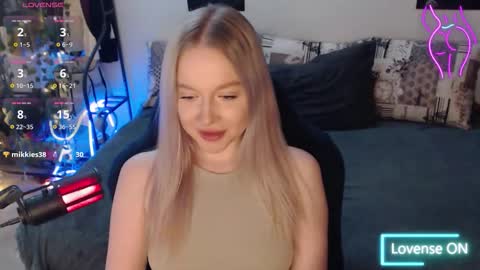 Lisa online show from October 26, 2025, 1:00 am