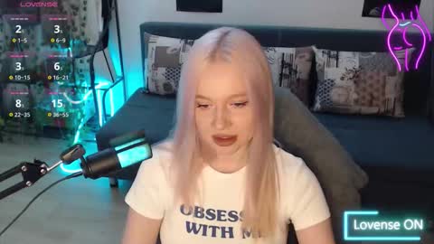 Lisa online show from November 14, 2025, 2:27 pm