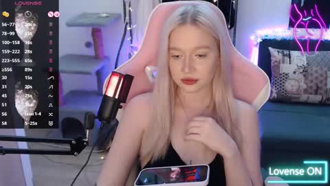 Lisa online show from December 20, 2025, 4:41 am