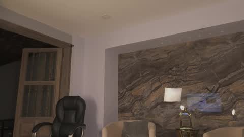 K A T E  online show from October 7, 2025, 10:23 am