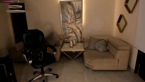 K A T E  online show from October 20, 2025, 10:27 am