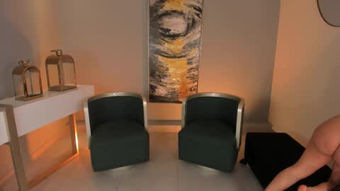 K A T E  online show from November 11, 2025, 4:40 pm